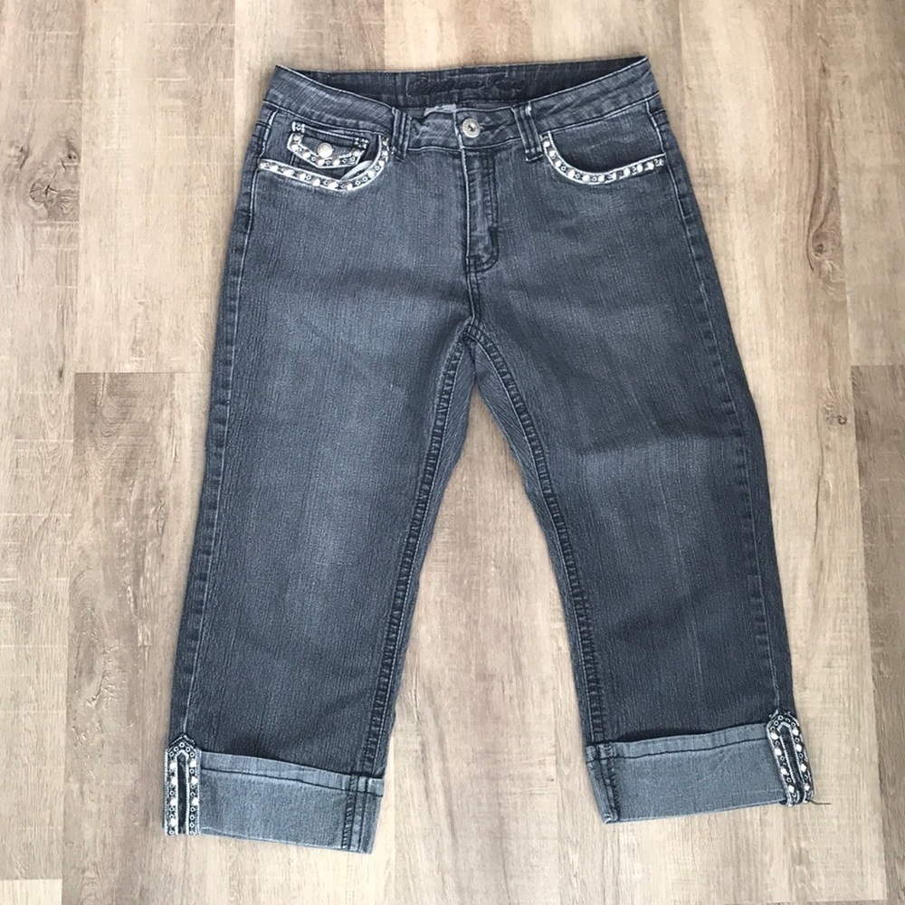 4/$25 Roadrunner Cropped jeans black wash with studs